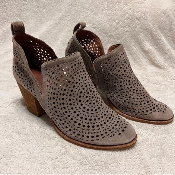 JEFFREY CAMPBELL ROSALEE Laser Cut Ankle Boots Booties 9.5 - Picture 2 of 16